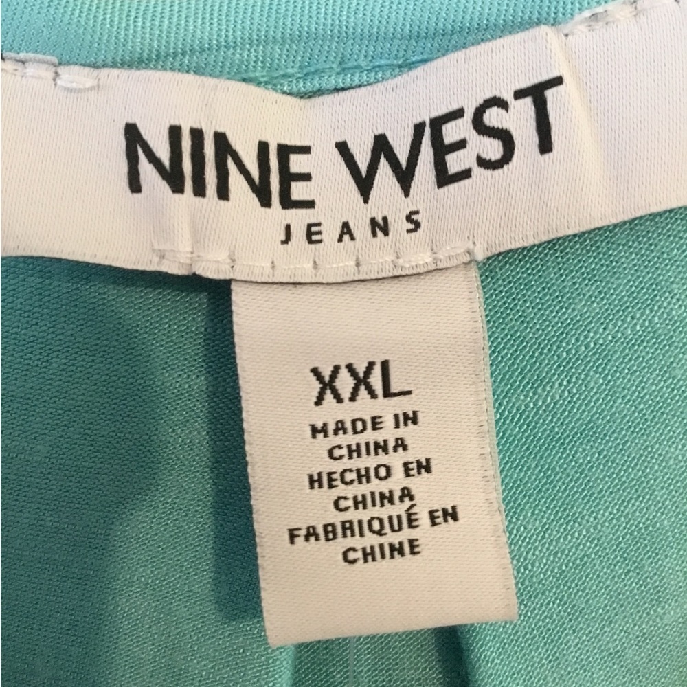 NINE WEST Angel blue/ aqua Summer Top.XXL cap sleeve. NWT. 2 Buttons on V-neck - Picture 3 of 8